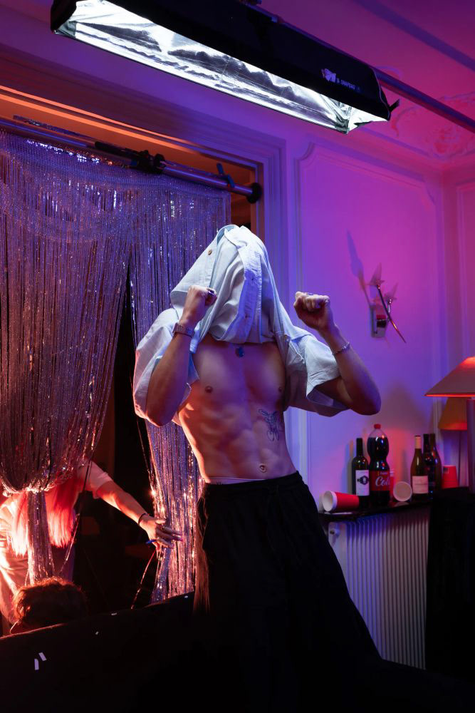 Clip : Regarde moi — photographie 3